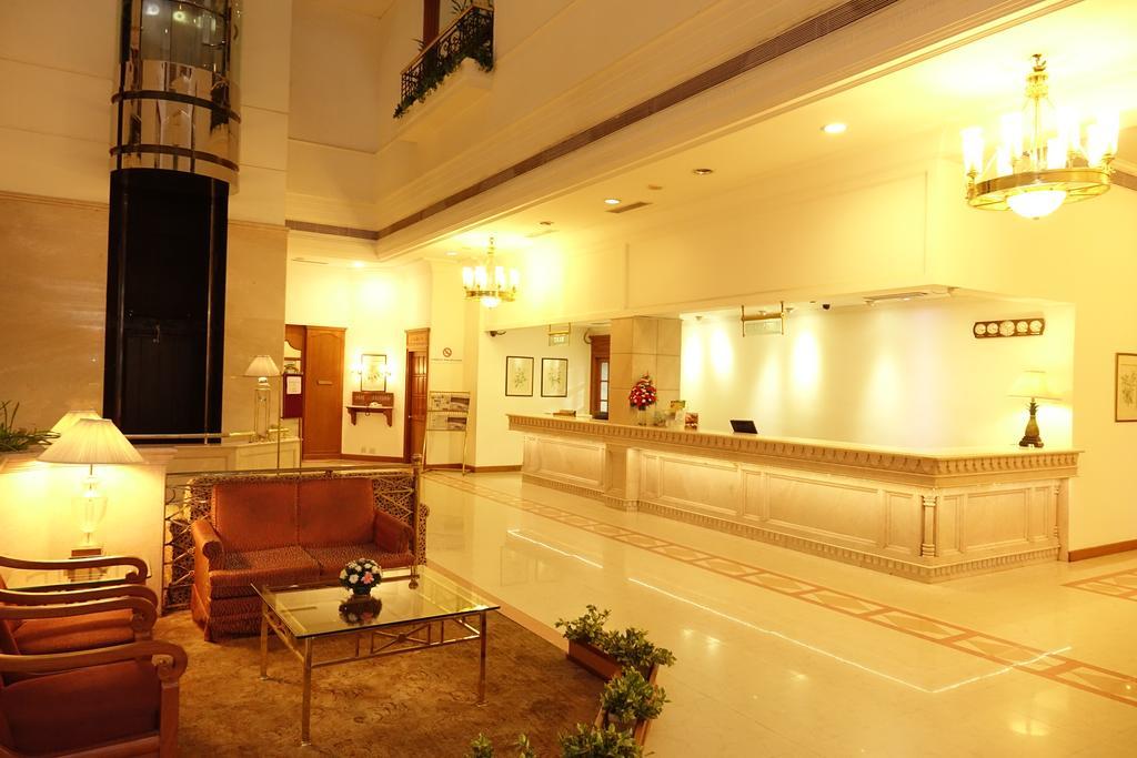 Abad Atrium Hotel Kochi Luaran gambar